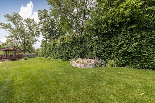 1504 Pfingsten Rd, Glenview, IL 60025 - view of yard with a gazebo