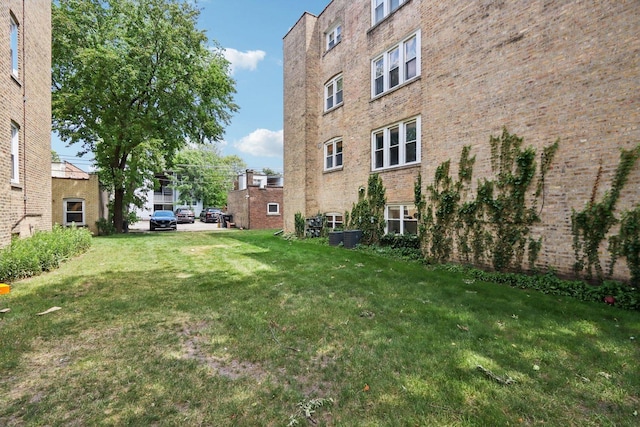 8911 Lamon Ave Unit A, Skokie, IL 60077 - view of yard