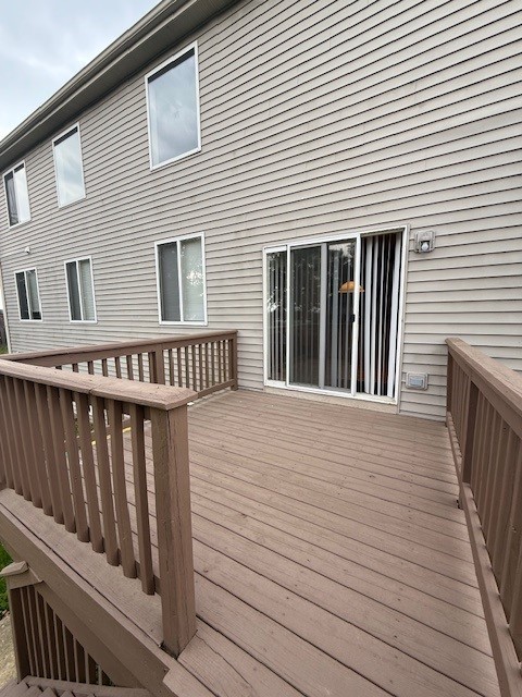 8307 Greenbridge Ct, Joliet, IL 60431 - view of wooden terrace