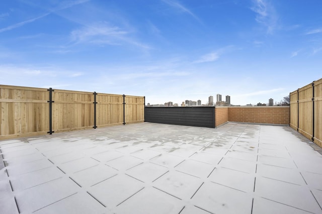 1548 W Ardmore Ave Unit 4C, Chicago, IL 60660 - fenced backyard featuring a patio