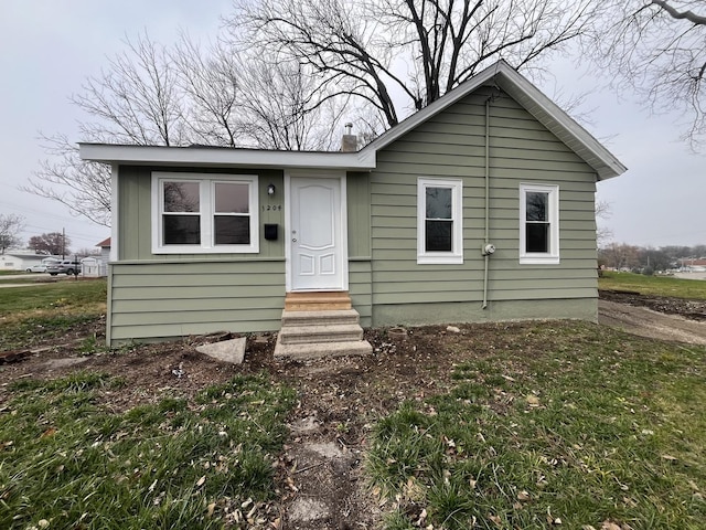 1204 N Park St, Streator, IL 61364 - bungalow-style home with entry steps