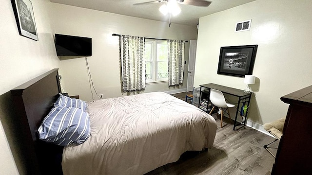 644 Genesee Ave, Morrison, IL 61270 - bedroom featuring wood finished floors and ceiling fan