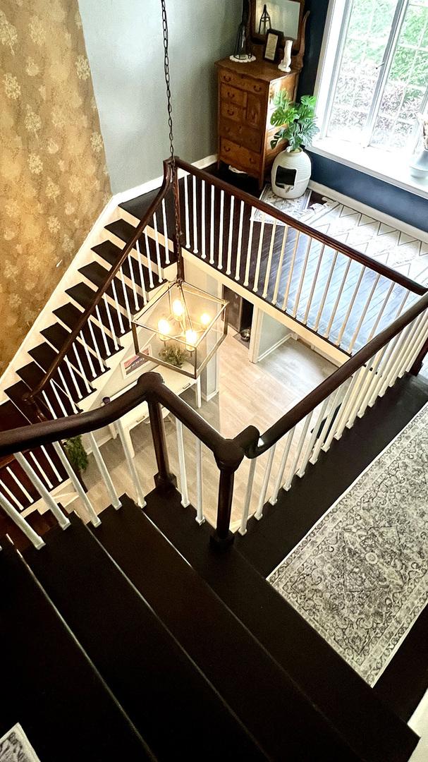 644 Genesee Ave, Morrison, IL 61270 - stairway featuring wallpapered walls