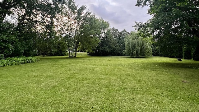 644 Genesee Ave, Morrison, IL 61270 - view of grassy yard