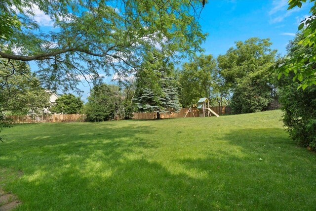 232 Lexington Ct, Grayslake, IL 60030 - view of yard featuring a playground