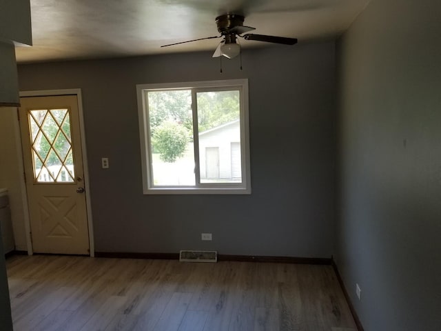 547 N Ridgemoor Ave, Mundelein, IL 60060 - photo 4