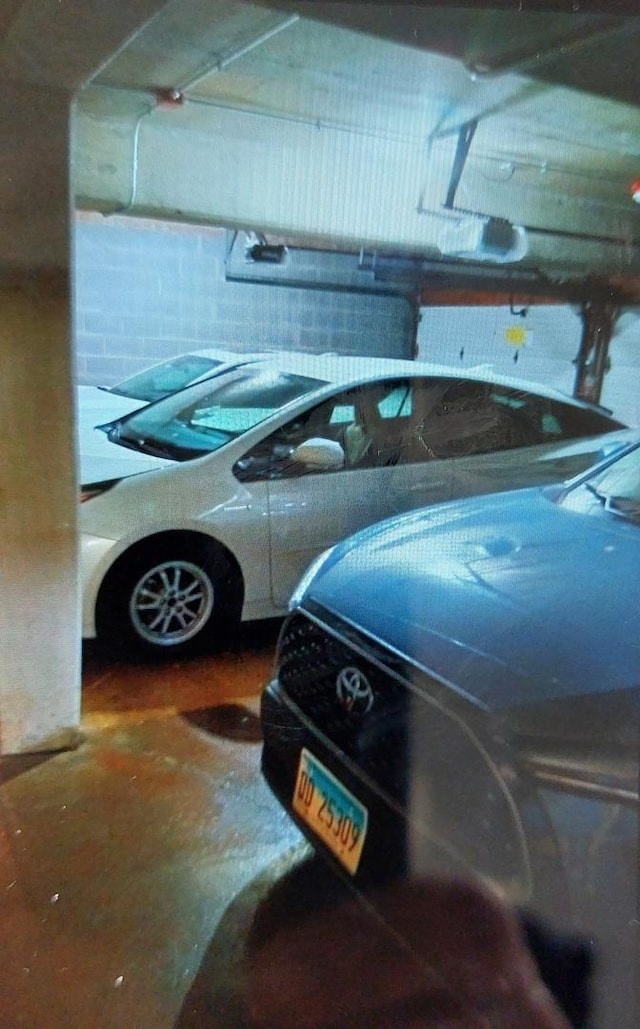 407 N Franklin Ave Unit 5F, River Forest, IL 60305 - garage featuring concrete block wall