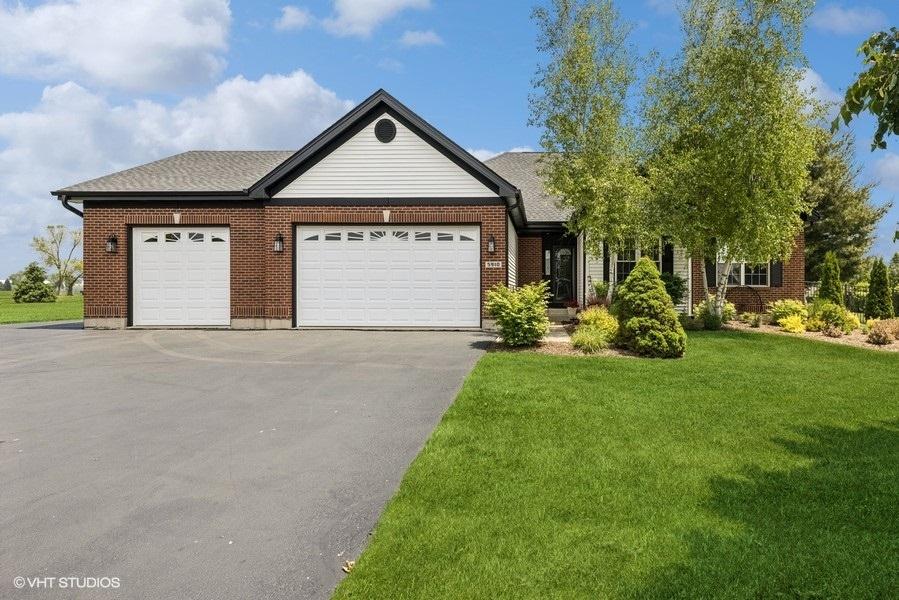 5910 Highland Prairie Dr, Johnsburg, IL 60051 - photo 1