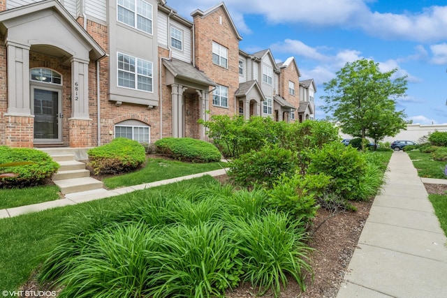 6812 Meadow Ln, Morton Grove, IL 60053 - view of front of property featuring a residential view and brick siding