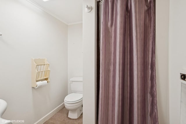 1410 Plymouth Ln, Glenview, IL 60025 - full bath with crown molding and curtained shower