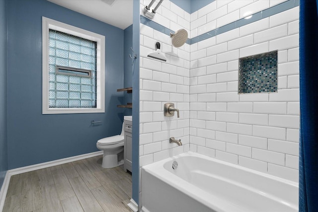5000 N Glenwood Ave Unit 2, Chicago, IL 60640 - full bathroom featuring shower / washtub combination and wood finished floors