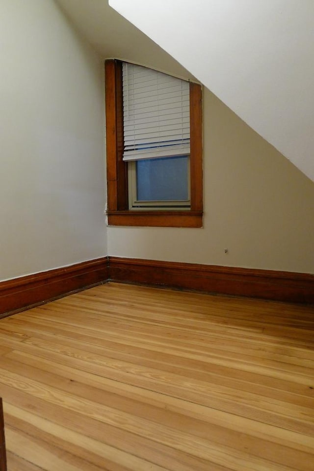 1020 N Wood St, Chicago, IL 60622 - bonus room with lofted ceiling and wood finished floors