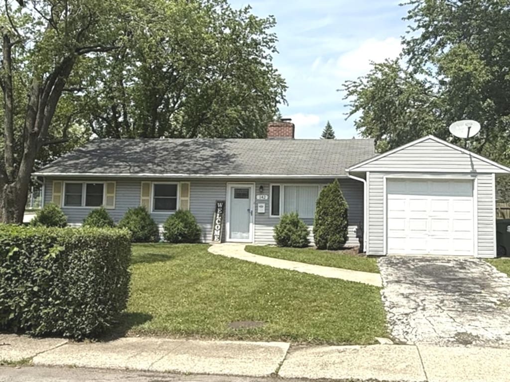 142 Marquette St, Park Forest, IL 60466 - photo 1