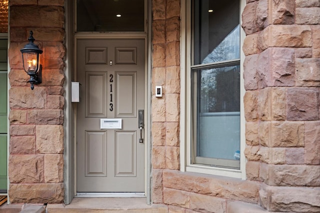 2113 N Clark St, Chicago, IL 60614 - entrance to property featuring a porch