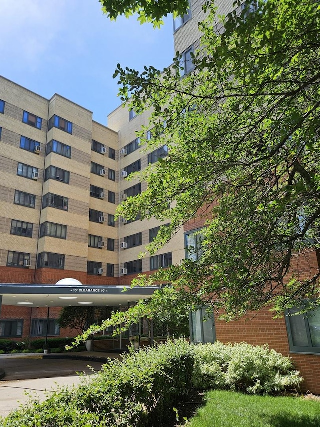 5048 N Marine Dr Unit 3A, Chicago, IL 60640 - photo 1