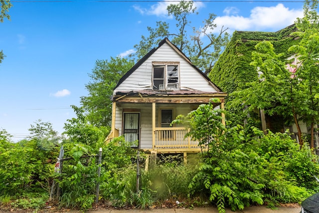 6641 S Green St, Chicago, IL 60621 - view of front facade featuring a porch
