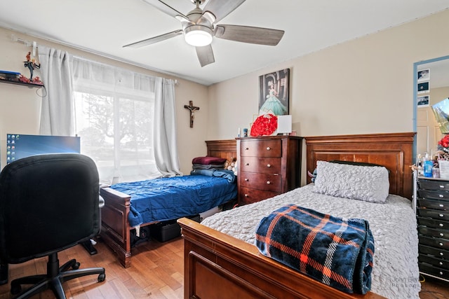 4000 Bayside Dr Unit 105, Palatine, IL 60074 - bedroom featuring light wood-type flooring and ceiling fan