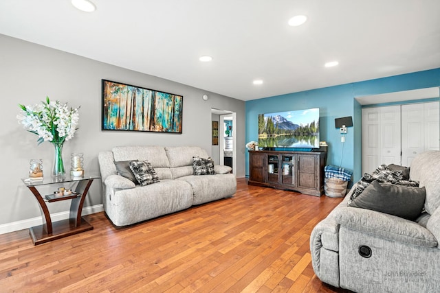 4000 Bayside Dr Unit 105, Palatine, IL 60074 - living area featuring light wood-style flooring and recessed lighting