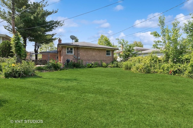 8544 W Roseview Dr, Niles, IL 60714 - view of green lawn