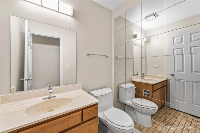 372 Goshawk Ln, Deerfield, IL 60015 - bathroom with vanity and tile patterned floors
