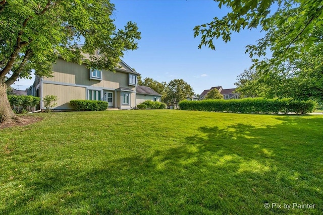 372 Goshawk Ln, Deerfield, IL 60015 - view of green lawn