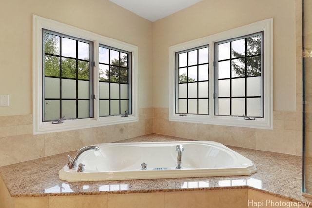 1400 Banbury Rd, Inverness, IL 60067 - full bathroom featuring a bath