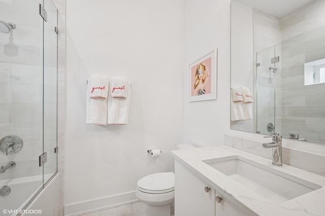226 S Green St Unit 4N, Chicago, IL 60607 - bathroom featuring bath / shower combo with glass door and vanity