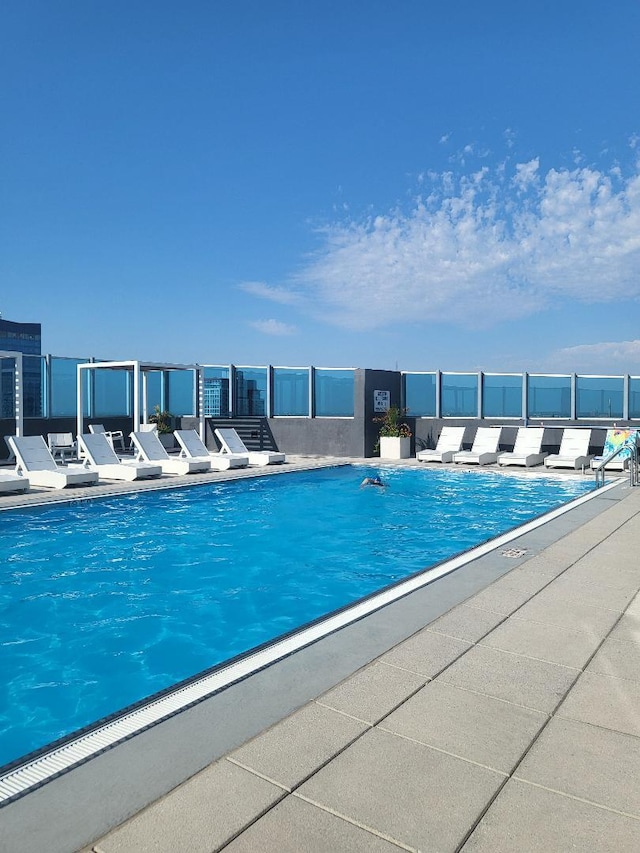 1901 S Calumet Ave Unit 2006, Chicago, IL 60616 - view of community pool
