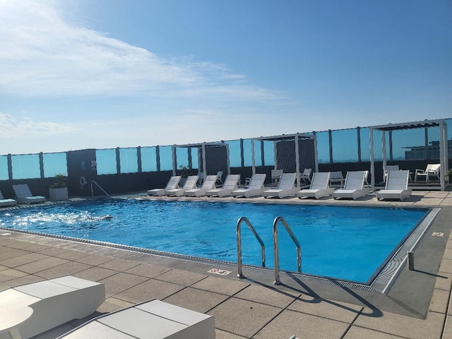 1901 S Calumet Ave Unit 2006, Chicago, IL 60616 - community pool featuring a patio area