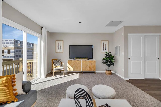 877 Briar Glen Ct, Hampshire, IL 60140 - carpeted living room with baseboards