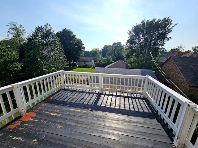 310 Hill Ave, Elgin, IL 60120 - view of wooden terrace