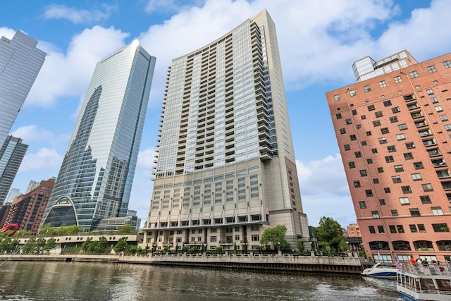 333 N Canal St Unit 2505, Chicago, IL 60606 - view of building exterior featuring a water view and a city view