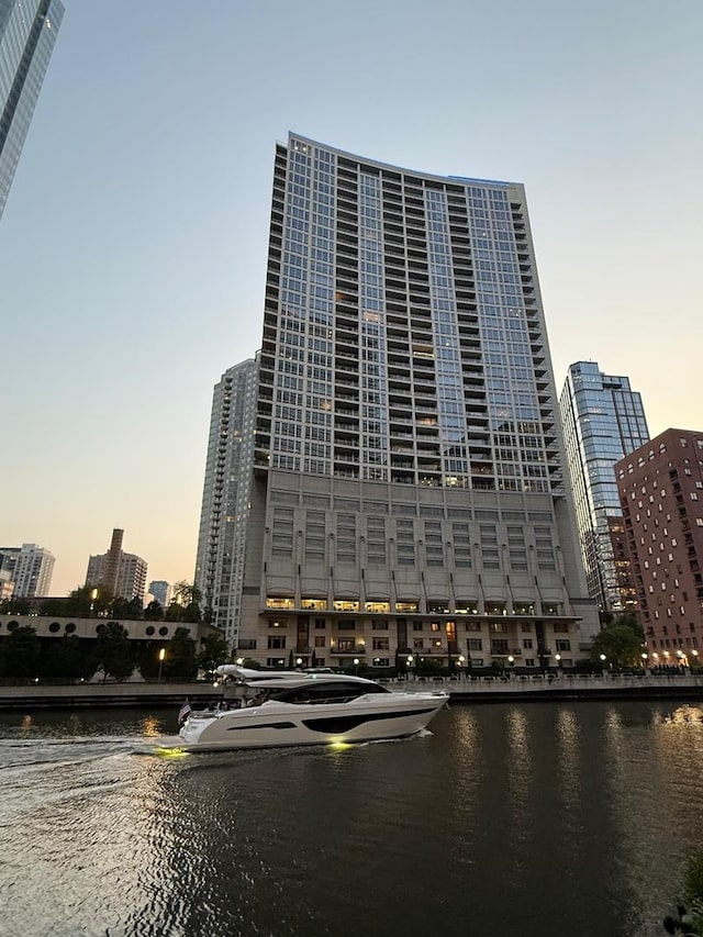333 N Canal St Unit 2505, Chicago, IL 60606 - view of property featuring a water view, a city view, and uncovered parking