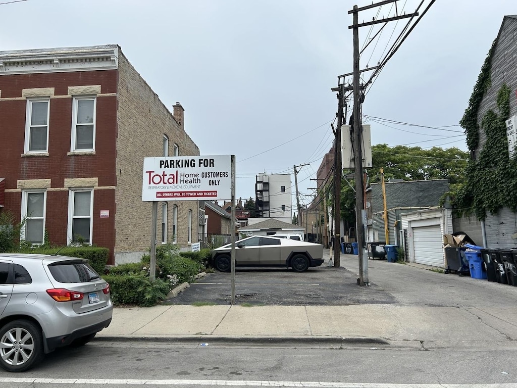 2414 W Augusta Blvd, Chicago, IL 60622