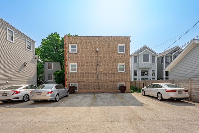 4730 N Hermitage Ave Unit 3C, Chicago, IL 60640 - view of uncovered parking lot