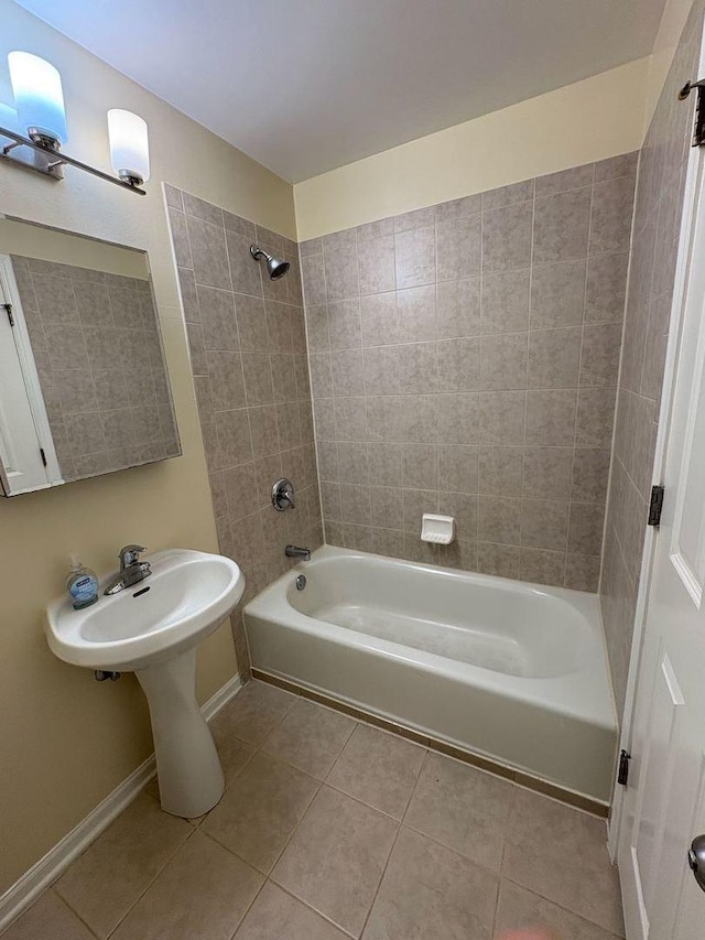 3037 W Polk Ave Unit 3, Chicago, IL 60612 - bathroom with tile patterned floors, shower / bathtub combination, and baseboards