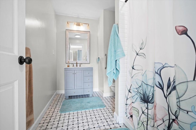 1810 Cardinal Ct, Pontiac, IL 61764 - full bath featuring vanity and a shower with shower curtain