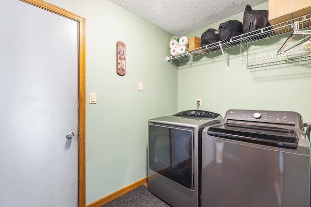 9650 Edgefield Rd, Roscoe, IL 61073 - laundry area with washing machine and dryer, baseboards, carpet, and a textured ceiling