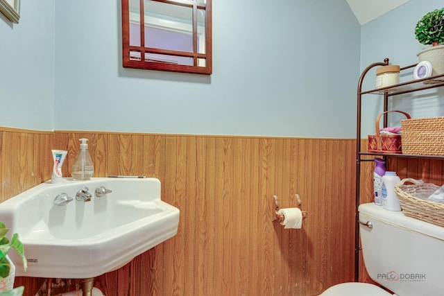 831 Mansfield Ct, Schaumburg, IL 60194 - bathroom featuring a wainscoted wall and toilet