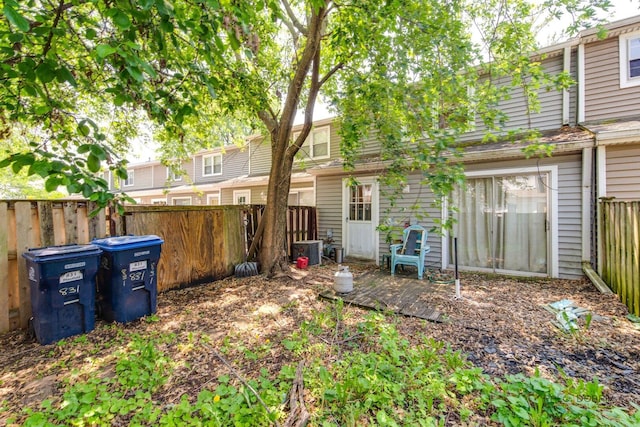 831 Mansfield Ct, Schaumburg, IL 60194 - back of house featuring a fenced backyard and cooling unit