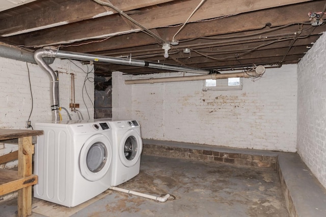 602 N Lee St, Bloomington, IL 61701 - basement featuring washing machine and clothes dryer