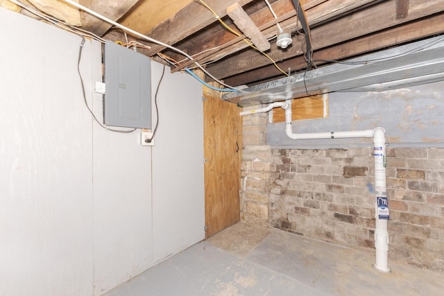 602 N Lee St, Bloomington, IL 61701 - unfinished basement featuring electric panel