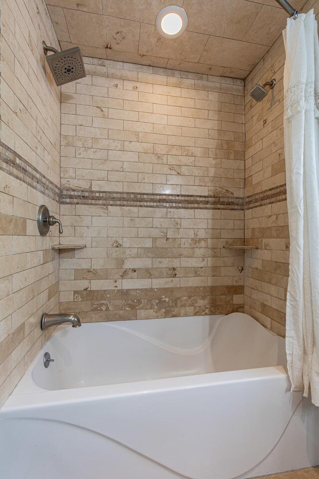 402 Lincoln St, Seatonville, IL 61359 - full bathroom featuring shower / bathtub combination with curtain
