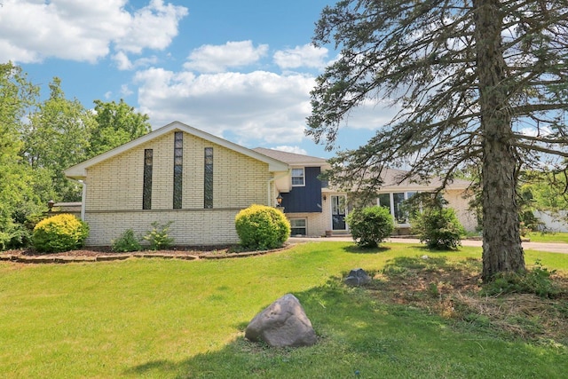 15807 W 139th St, Homer Glen, IL 60491 - view of front of house featuring brick siding and a front yard