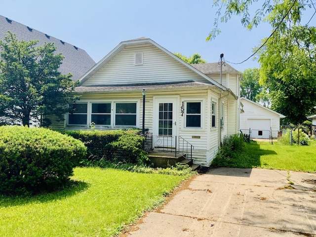 157 Prairie St, Ottawa, IL 61350 - view of front facade with roof with shingles