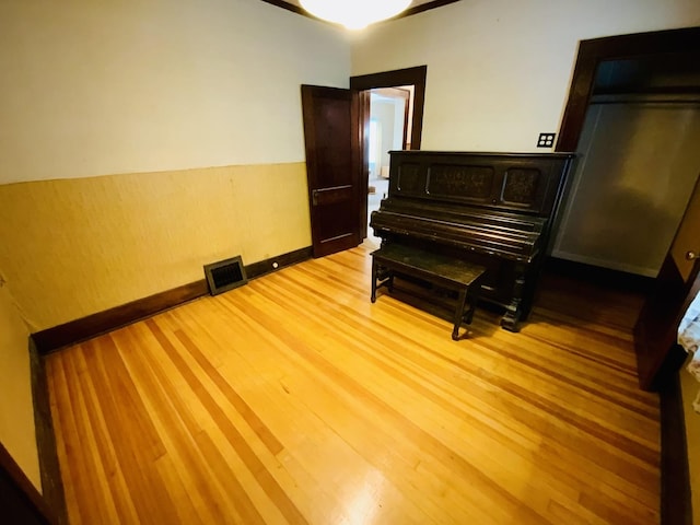 157 Prairie St, Ottawa, IL 61350 - bedroom with light wood-type flooring and baseboards