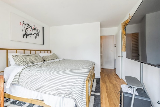 21 W Goethe St Unit 8K, Chicago, IL 60610 - bedroom featuring light wood-type flooring