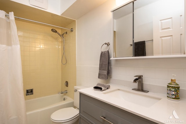 9146 W 140th St Unit 2Sw, Orland Park, IL 60462 - bathroom with shower / bath combination with curtain, vanity, toilet, tile walls, and tasteful backsplash
