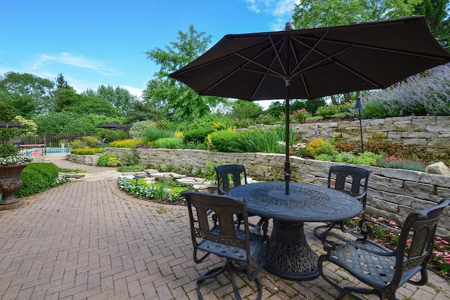 1877 Banbury Rd, Inverness, IL 60067 - view of patio