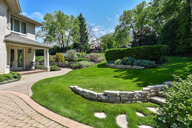 1877 Banbury Rd, Inverness, IL 60067 - view of green lawn